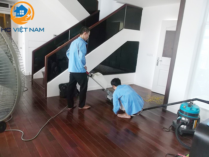 Dịch vụ phủ đánh bóng sàn gỗ, sàn nhựa tại HC Việt Nam