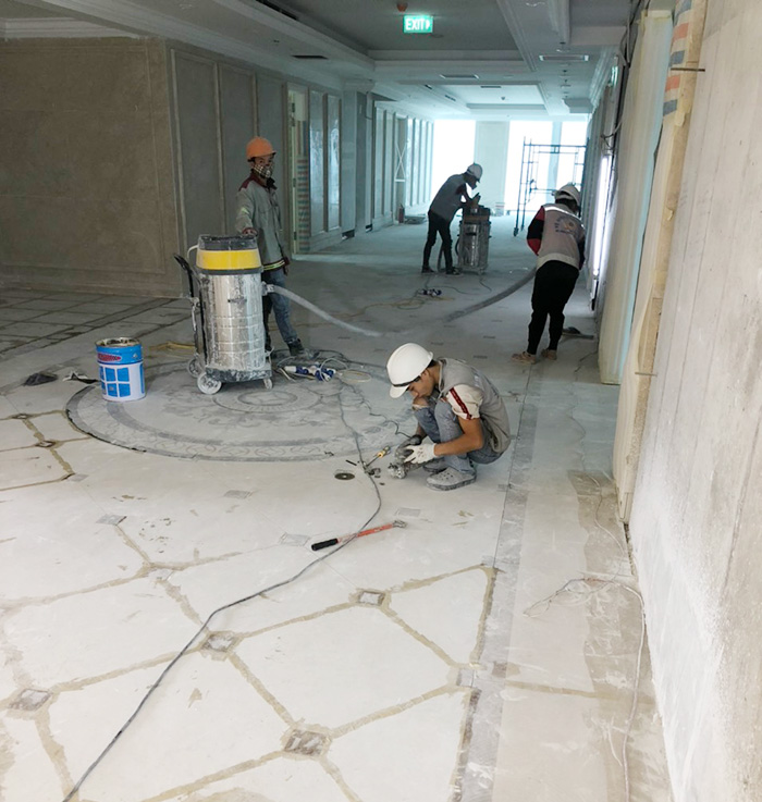Công trình thi công đánh bóng sàn đá cho tòa chung cư tại Hà Nội.