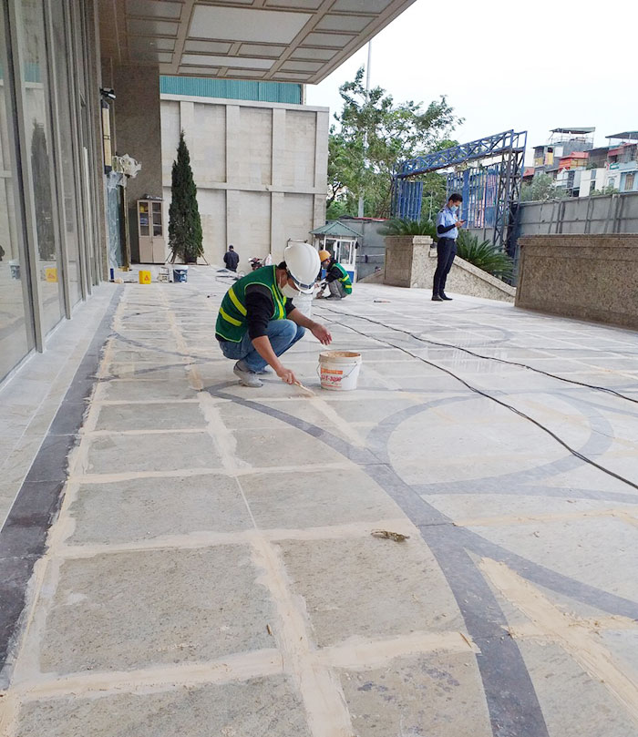 Công trình thi công đánh bóng sàn đá cho tòa chung cư tại Hà Nội.