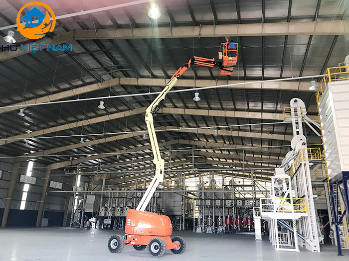 Dịch vụ vệ sinh nhà xưởng, kho hàng tại HC Việt Nam