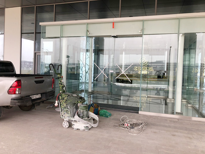 Thi công đánh bóng sàn đá tòa nhà văn phòng của công ty Compal tại Vĩnh Phúc