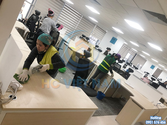 Vệ sinh công nghiệp cho văn phòng Samsung tại Cầu Giấy, Hà Nội